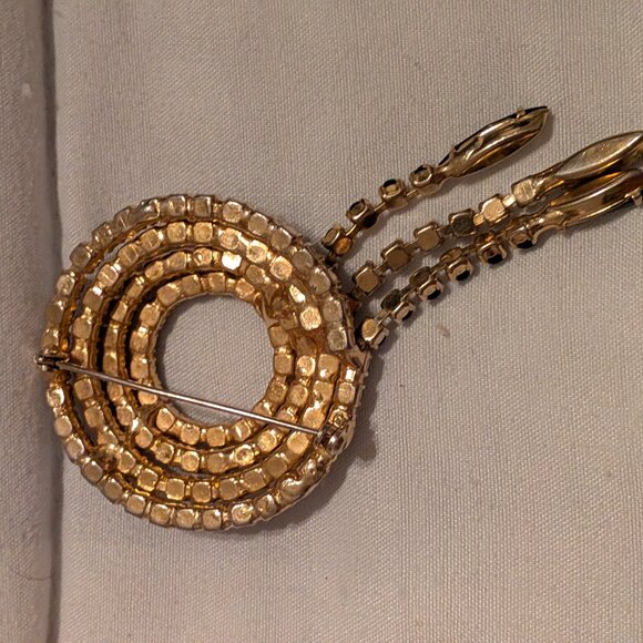 Vintage Brooch Pin Black Glass Faceted Stones Chain Gold Tone - Picture 5 of 5